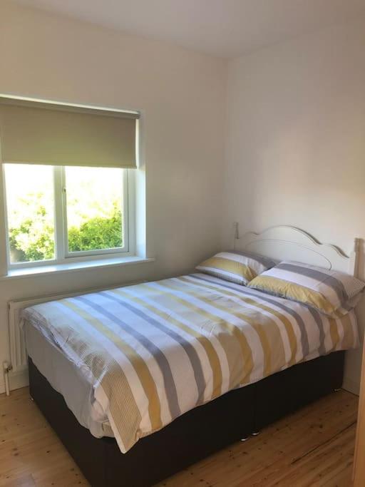 Townhouse Clifden: Located In The Heart Of Connemaraヴィラ エクステリア 写真
