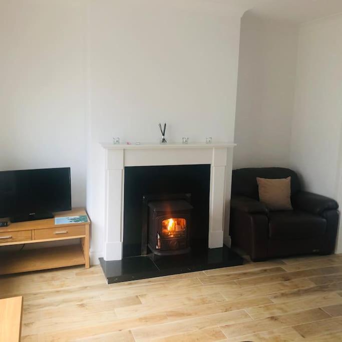 Townhouse Clifden: Located In The Heart Of Connemaraヴィラ エクステリア 写真