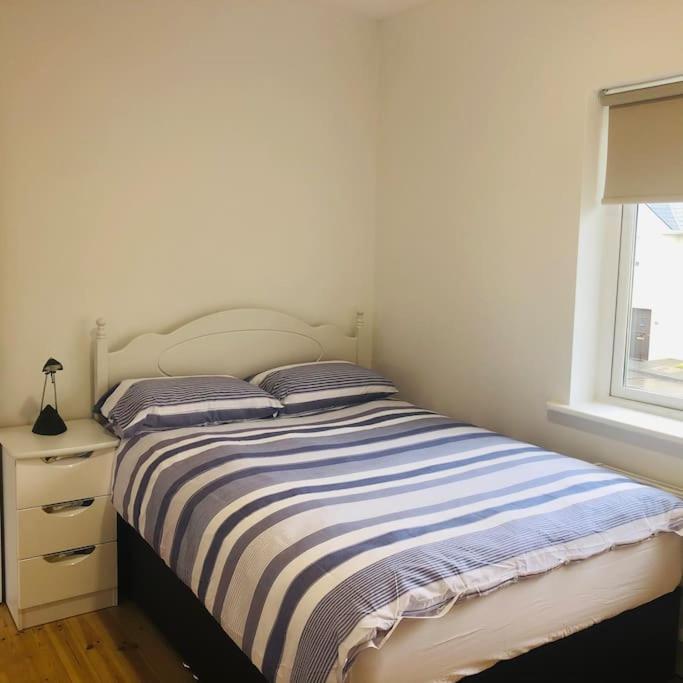 Townhouse Clifden: Located In The Heart Of Connemaraヴィラ エクステリア 写真